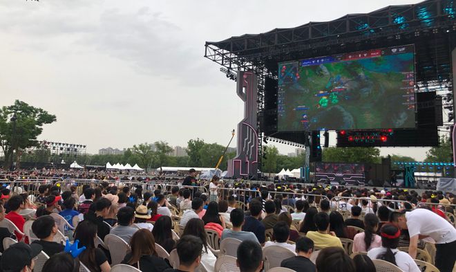 与更清晰的 与更清晰的